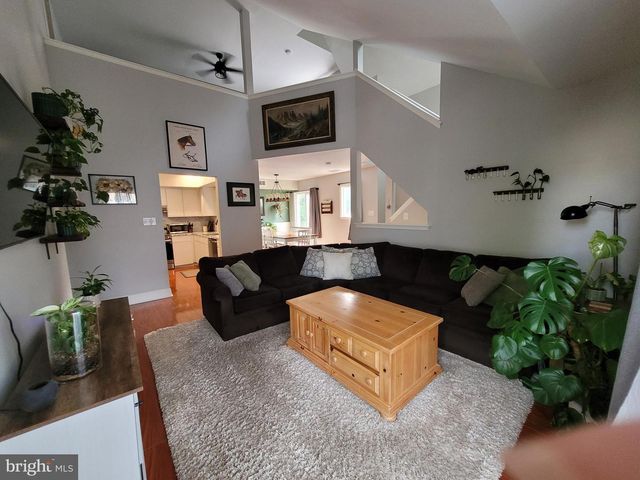 180 WOODLAKE DR, Marlton, NJ 08053
