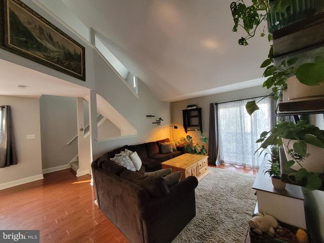 180 WOODLAKE DR, Marlton, NJ 08053