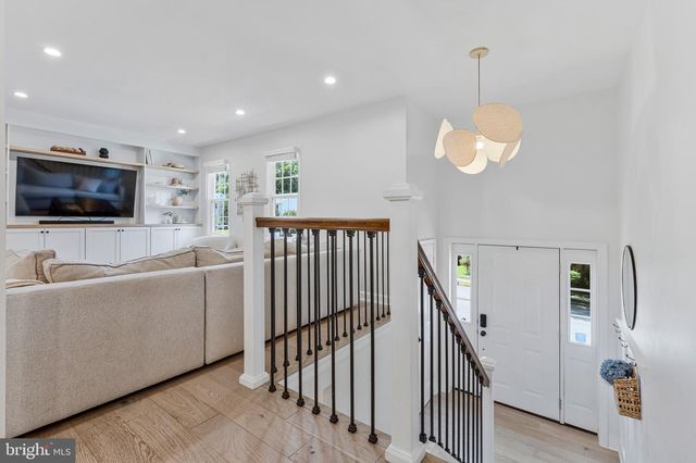 10816 BROADWATER DR, Fairfax, VA 22032