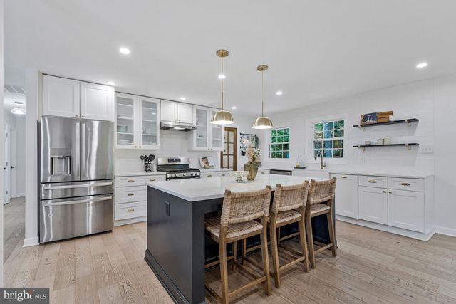 10816 BROADWATER DR, Fairfax, VA 22032