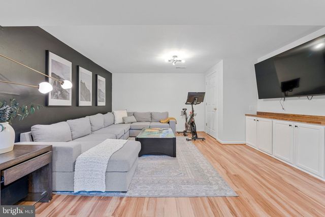 10816 BROADWATER DR, Fairfax, VA 22032