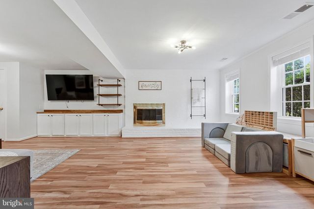 10816 BROADWATER DR, Fairfax, VA 22032