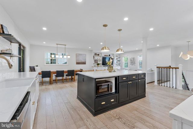 10816 BROADWATER DR, Fairfax, VA 22032