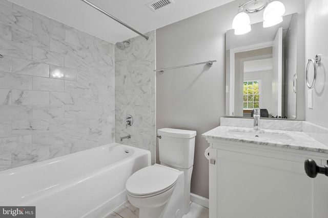 10816 BROADWATER DR, Fairfax, VA 22032