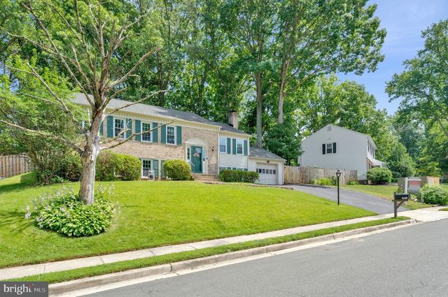 10816 BROADWATER DR, Fairfax, VA 22032