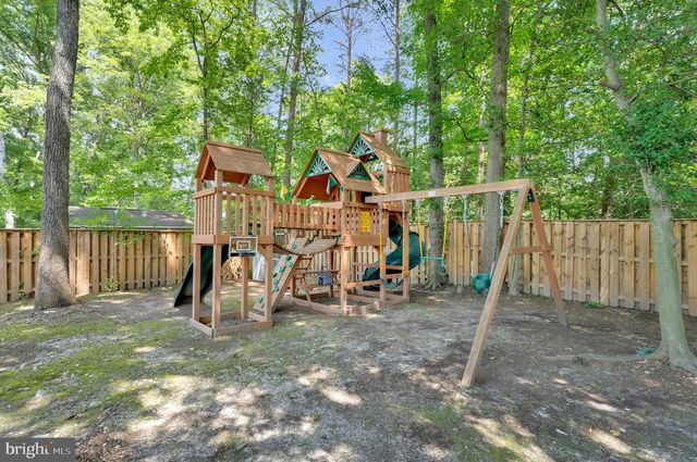10816 BROADWATER DR, Fairfax, VA 22032