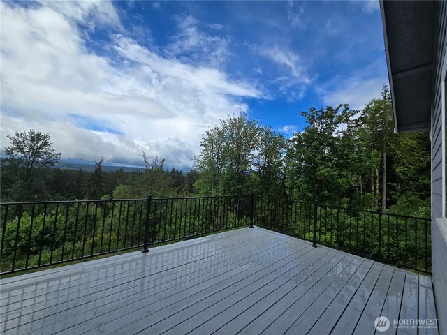 410 Studebaker Spur 1, Castle Rock, WA 98611