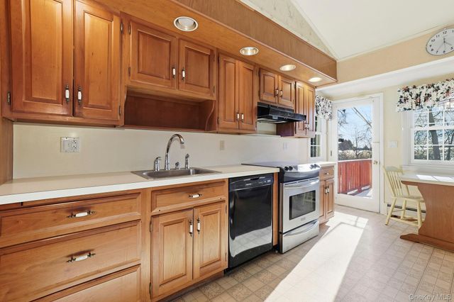 15 Short Hill Drive, Poughkeepsie, NY 12603