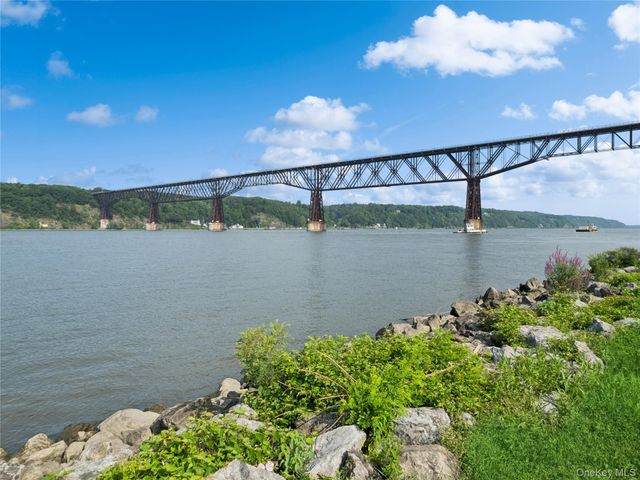 15 Short Hill Drive, Poughkeepsie, NY 12603