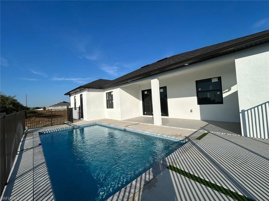 2610 NE 1st PL, CAPE CORAL, FL 33909 — photo 3