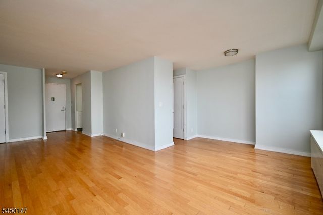 500 Central Ave 516, Union City, NJ 07087