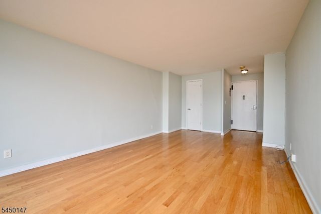 500 Central Ave 516, Union City, NJ 07087