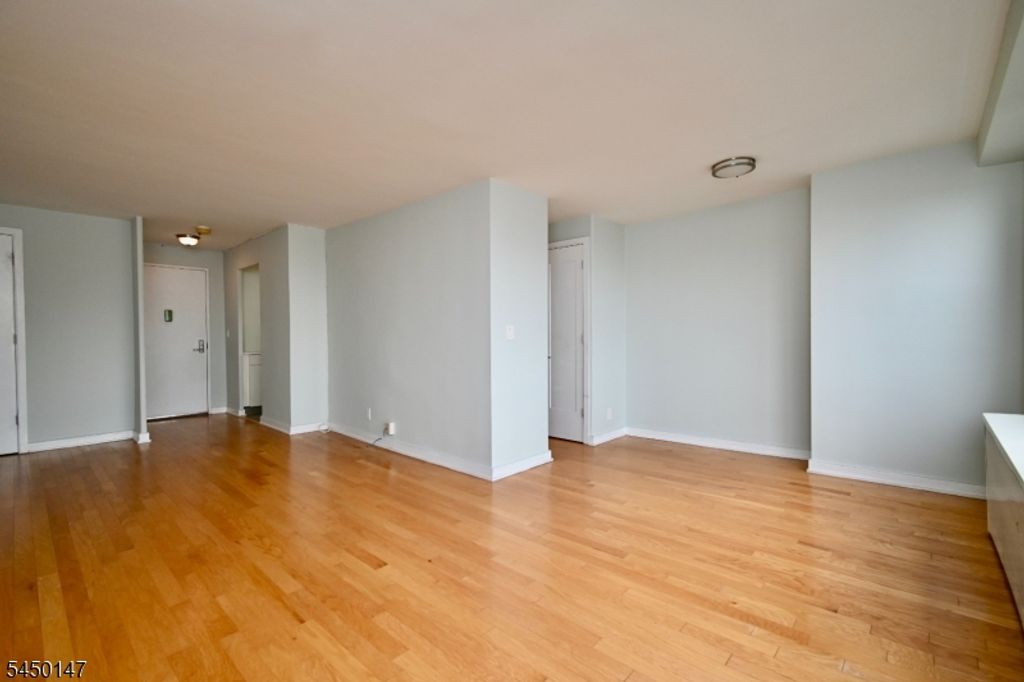 500 Central Ave 516, Union City, NJ 07087 — photo 4