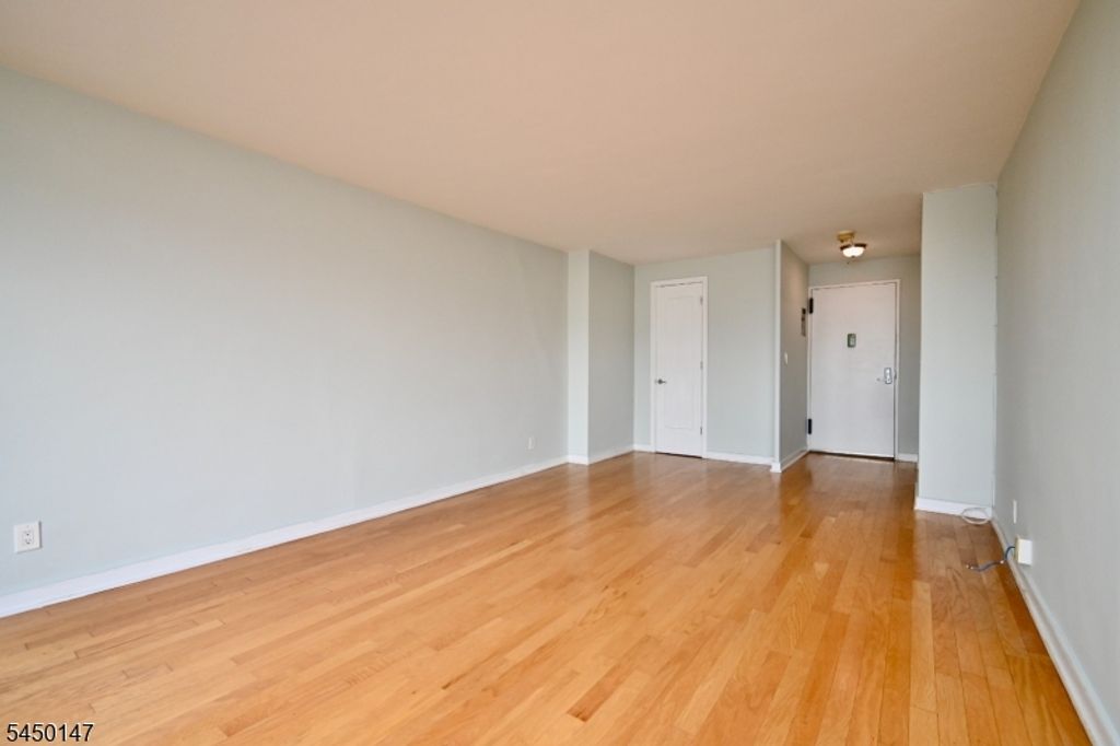 500 Central Ave 516, Union City, NJ 07087 — photo 5