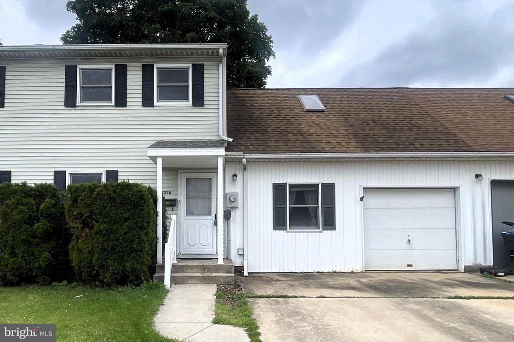 135-A S CHESTNUT ST, Annville, PA 17003