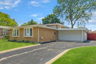7621 Churchill Street, Morton Grove, IL 60053