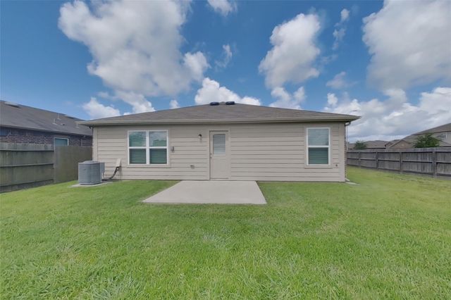 801 Painted Bison Drive, La Marque, TX 77568