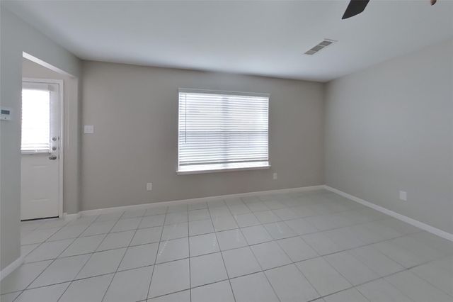 801 Painted Bison Drive, La Marque, TX 77568
