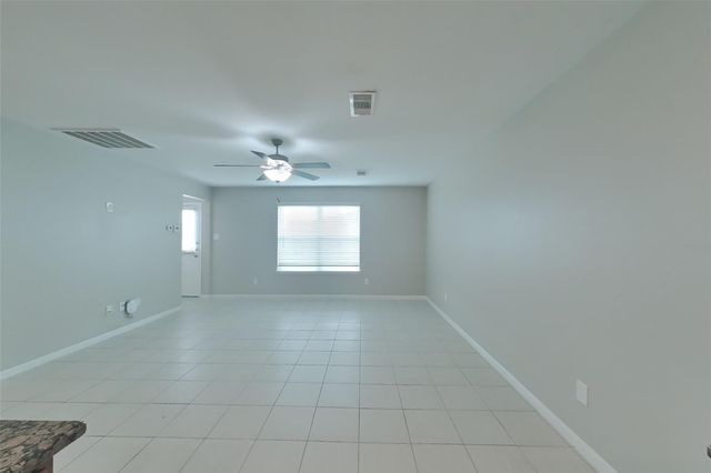 801 Painted Bison Drive, La Marque, TX 77568