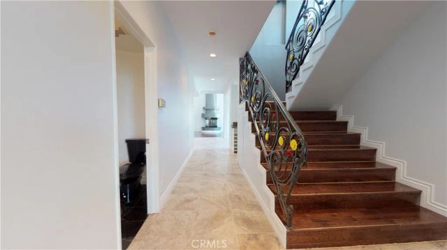 22500 N Summit Ridge, Chatsworth, CA 91311