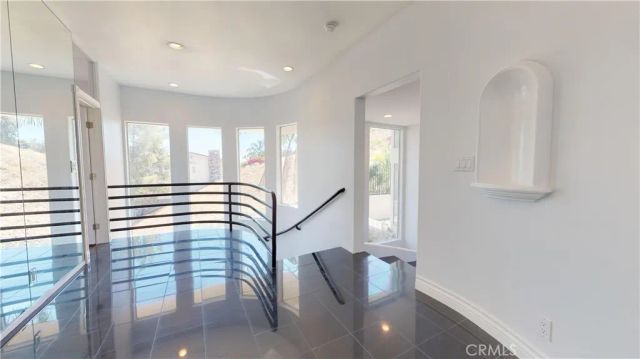22500 N Summit Ridge, Chatsworth, CA 91311
