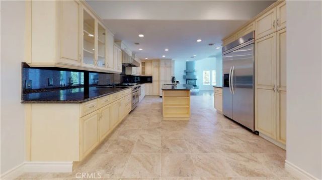 22500 N Summit Ridge, Chatsworth, CA 91311
