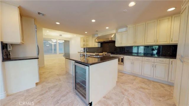 22500 N Summit Ridge, Chatsworth, CA 91311