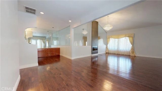 22500 N Summit Ridge, Chatsworth, CA 91311