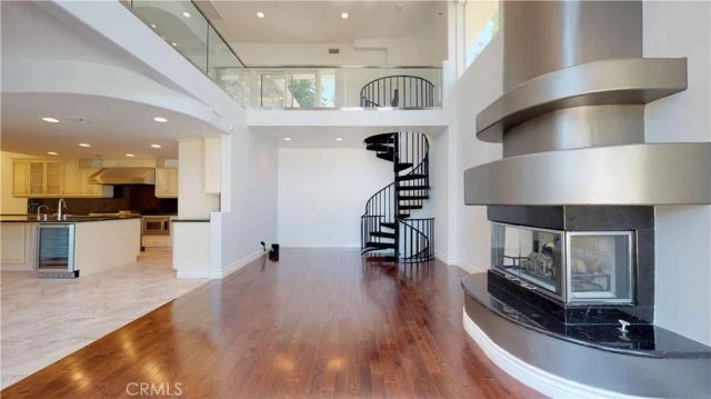 22500 N Summit Ridge, Chatsworth, CA 91311