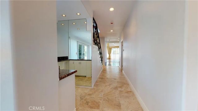 22500 N Summit Ridge, Chatsworth, CA 91311