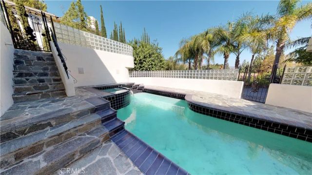 22500 N Summit Ridge, Chatsworth, CA 91311