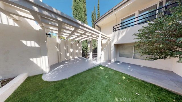 22500 N Summit Ridge, Chatsworth, CA 91311