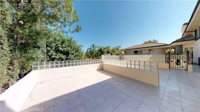 22500 N Summit Ridge, Chatsworth, CA 91311
