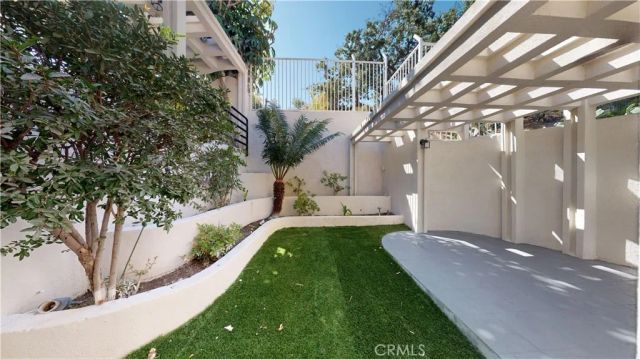 22500 N Summit Ridge, Chatsworth, CA 91311