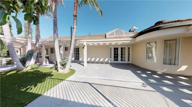 22500 N Summit Ridge, Chatsworth, CA 91311