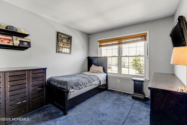 284 Elmwood Court, Howell, NJ 07731