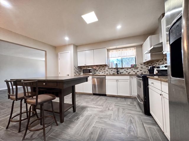 80 N Sienna Court NE, Rio Rancho, NM 87124