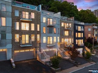 7 Oakdene Terrace 7, Edgewater, NJ 07020