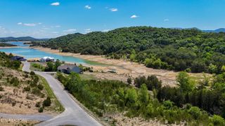 2 Emerald Pointe Blvd, Dandridge, TN 37725