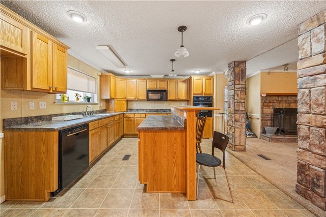 2086 S Harris Drive, Fayetteville, AR 72701