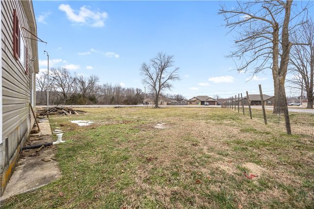 2086 S Harris Drive, Fayetteville, AR 72701