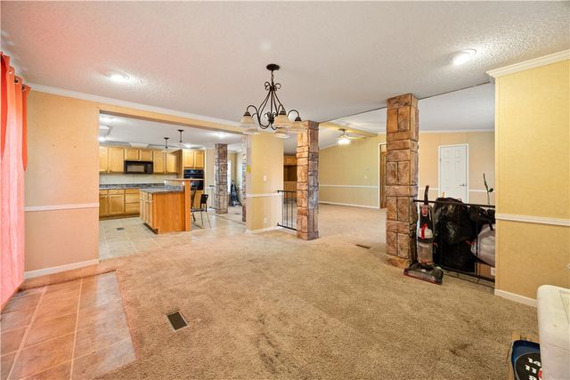 2086 S Harris Drive, Fayetteville, AR 72701