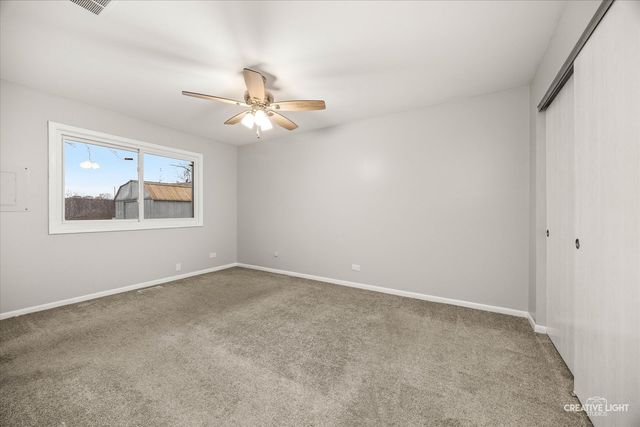 386 CAMPUS Drive, Elgin, IL 60120