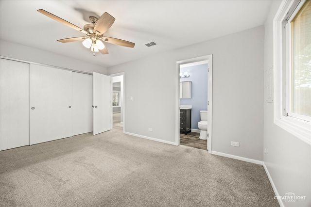 386 CAMPUS Drive, Elgin, IL 60120