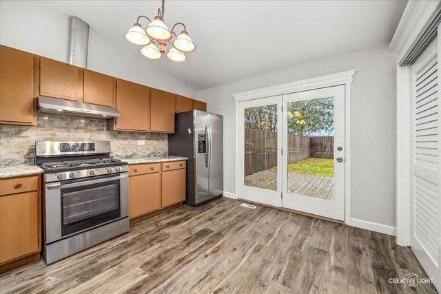 386 CAMPUS Drive, Elgin, IL 60120