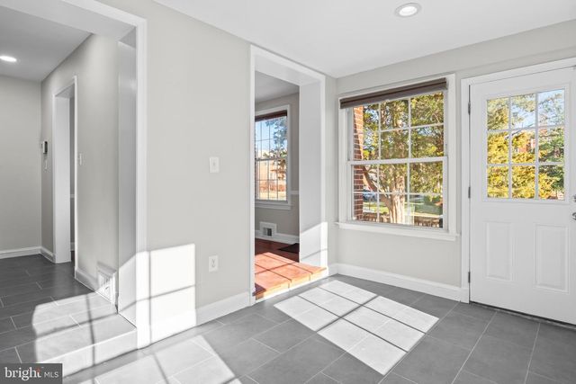 2100 27TH ST S, Arlington, VA 22206