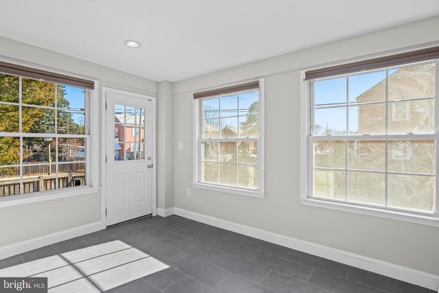 2100 27TH ST S, Arlington, VA 22206