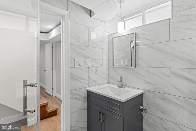 2100 27TH ST S, Arlington, VA 22206