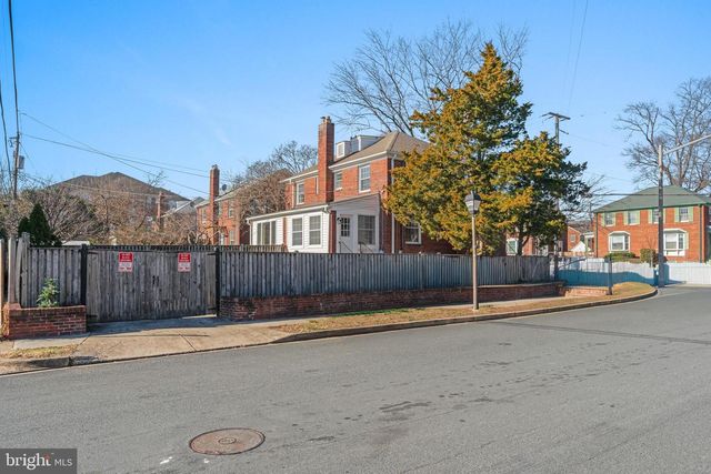 2100 27TH ST S, Arlington, VA 22206