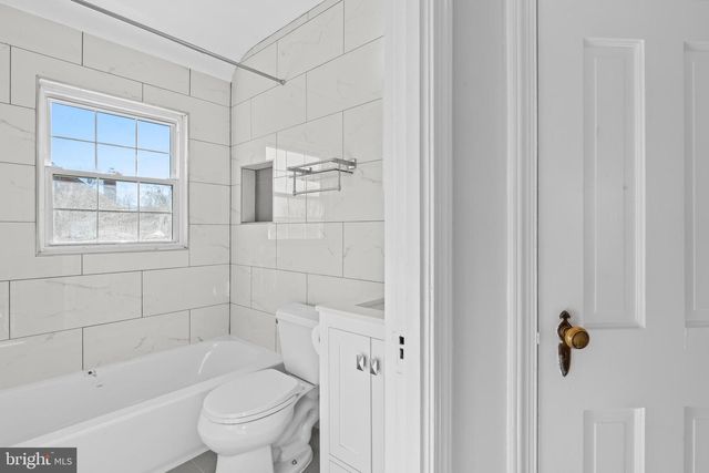 2100 27TH ST S, Arlington, VA 22206